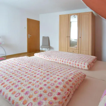 Comfortable With Large Sunny Garden In Beautiful Surroundings Σπίτι διακοπών *